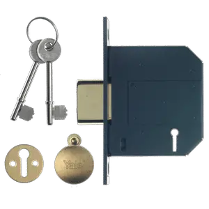 Yale pm562 security lock on door