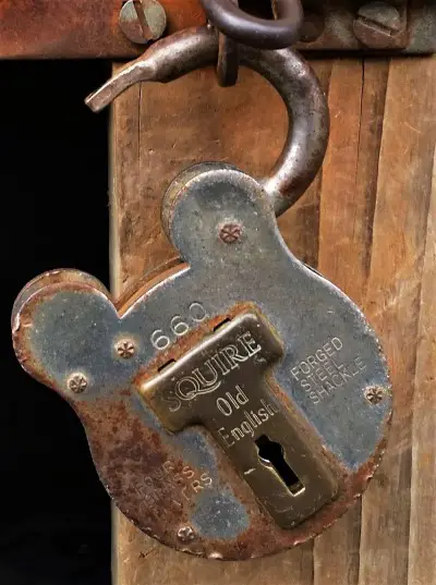 squire old padlock